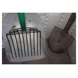 Garage, Lawn & Garden Tools Rakes Hoes Shovels Etc