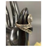 Elegant Sterling Silver Marcasite Ring - MOP & Onyx