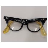 Vintage Retro Cat Eye Glasses with Red Diamond Pattern Case