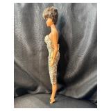 VINTAGE BRUNETTE BUBBLECUT BARBIE WITH OUTFIT