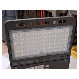 Lot of (1) V-Tac® Commercial 100-277V 185W LED Shoebox Light Fixture VT-SBN3-3M-185W-840