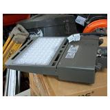 Lot of (5) V-Tac® Commercial 200-480V 185W LED Shoebox Light Fixtures VT-SBN3-3M-185W-850-H (New In Box !)