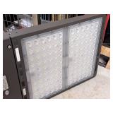 Lot of (10) V-Tac® Commercial 100-277V 240W LED Shoebox Light Fixtures VT-SBN3-3M-240W-850-H (New In Box !)