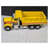 ERTL Hard Rock Hauling Company Dump Truck Toy Model