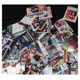 LARGE ASSORTMENT OF SPORTS CARDS