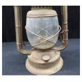 DIETZ NO 2 WIZARD ANTIQUE/VINTAGE LANTERN