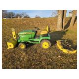 John Deere 325 Lawn Tractor