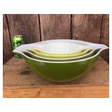 Vintage Pyrex 4 Nesting Bowl Set - Green