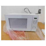 Vissani 1.1 cu. ft. Countertop Microwave Oven in White