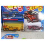 (EC1) Assorted Hot Wheels in Packag...