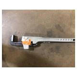 Milwaukee 10 in. Aluminum Pipe Wrench Customer Returns See Pictures