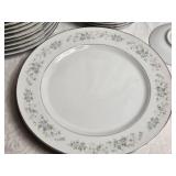 Noritake Ireland Thornton Porcelain Dinnerware Set