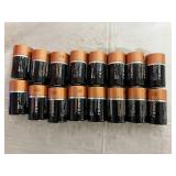 16 Duracell D Batteries