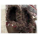 Pair of Brown Muk Luks Slippers - Size Medium