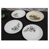 Set of 4 Decorative Plates Featuring Grapevine and Bicentennial Designs