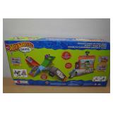 Hot Wheels Skate Aquarium and Arcade Skatepark Bundle