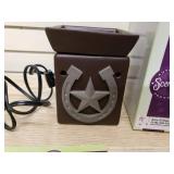 Scentsy Full size warmer and 4 Scents