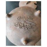 Tri footed Cheneweths Tra-Sur Cast Iron Pot and Cast iron Trivet