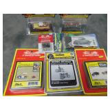 HO Train Display Accessories,