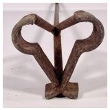 Branding iron: V, 4.5" letter, .5" rod handle,