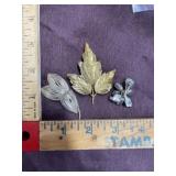 Leaf brooch lot