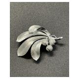 Lisner silver tone leaf brooch