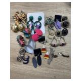 Earrings lot