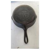 Cast iron Skillet #6. 699 J