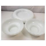 MILK GLASS Dï¿½COR / + BOWLS