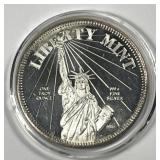 1986 Liberty Mint 1 Oz Silver Round Statue Liberty