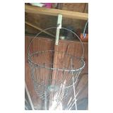 Wire egg basket