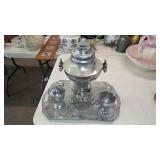 United automatic Coffee/tea service.  Glass lid