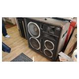 Peavey full range PA speakers, 2 blown 12