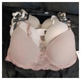 LADIES WEAR LOT / BRAS /SIZE 38C/ NEW