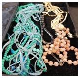 COASTAL GLAM JEWELRY LOT / NECKLACES