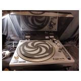 NUMARK TURN TABLE / MODEL # TT-1510