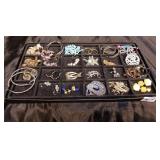 24 PAIR - EARRINGS ASSORTMENT  / JEWELRY