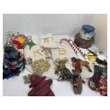 Assorted Vintage Christmas Decorations Set - Featu