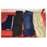 4 PCs Of Menï¿½s Clothing W/Various Sizes