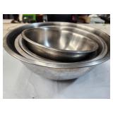 4 Stainless steel Bowls