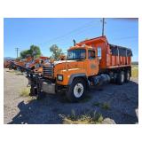 FA- 16584 2002 Mack Truck 10 Yard Dump