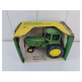 1/32 Ertl John Deere Sound-Idea Tractor