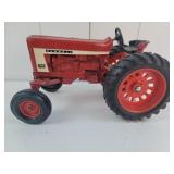 Ertl Farmall 706 Wide Front