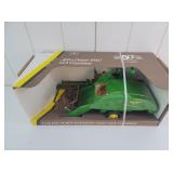 1/16 Ertl John Deere 12A 1940 combine CE