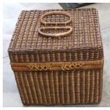 WICKER B ASKET