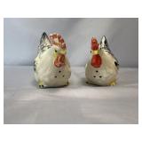 VINTAGE CERAMIC CHICKEN SALT AND PEPPER