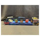 NIB MUSCLE MACHINES EXCLUSIVE XMAS CARS 2001