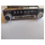 Vintage Auto FM Radio