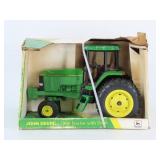 ERTL John Deere 7800 Tractor w/Duals