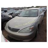 2003 Toyota Camry 4T1BE30KX3U743061 Gold